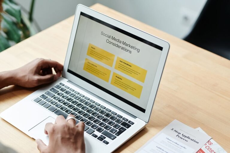 7 Best Social Media Schedulers That Work With Claude, ChatGPT and AI Agents